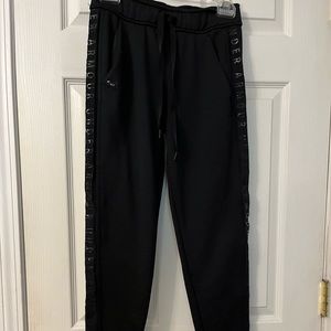 Women’s XS Under Armour joggers